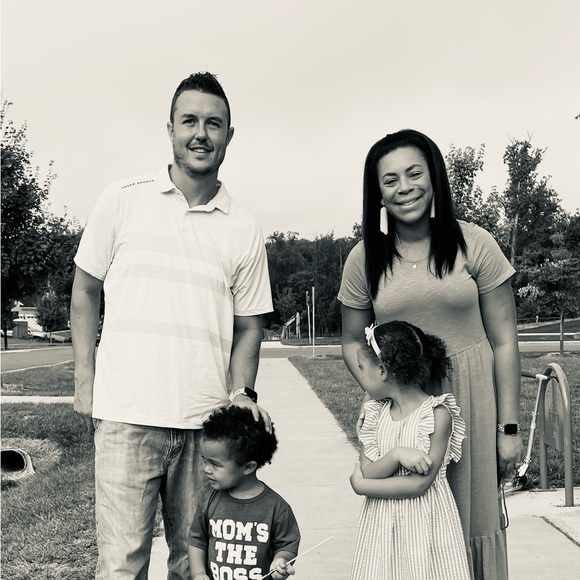 Meet your Posher, Traci - Picture 1 of 1